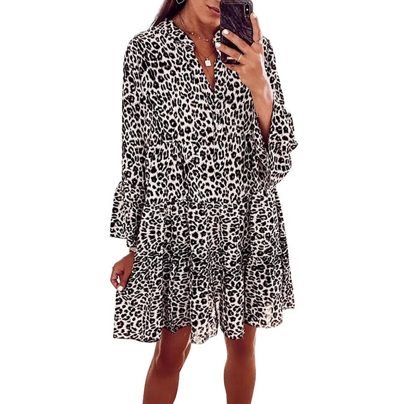 Kaleide™ – Elegant kjole med leopardmønster