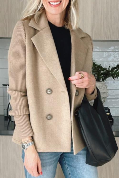Amora - Elegant Jakke med Strikkede Ærmer